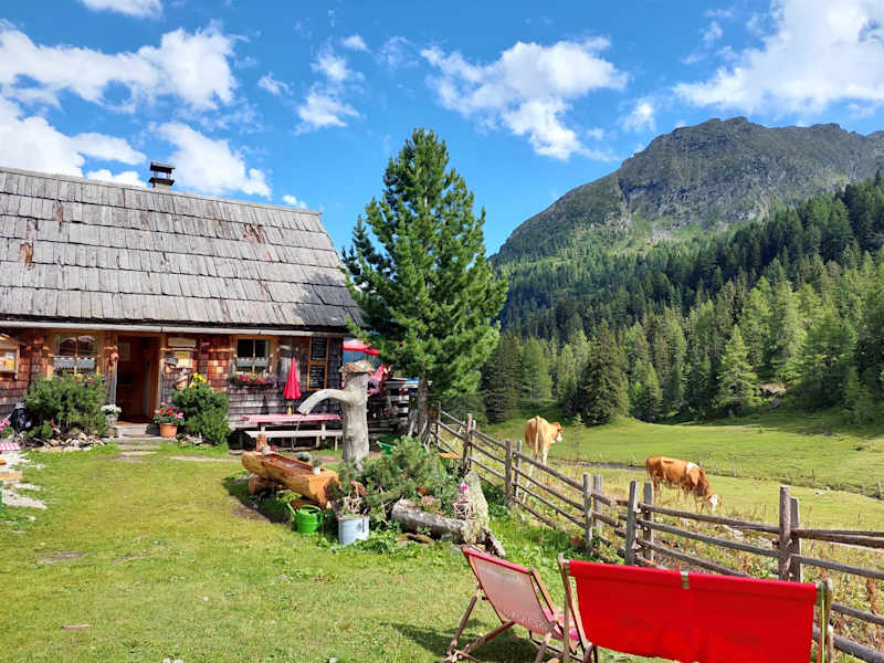 Die Tonimörtlhhütte wir in den Sommermonaten bewirtschaftet.