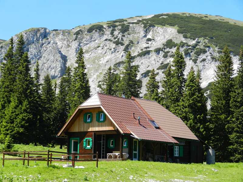Die Gloggnitzer Hütte wurde 2010 umgebaut und modernisiert.