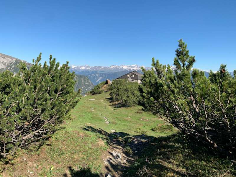 Blick auf die Ringelspitzhütte