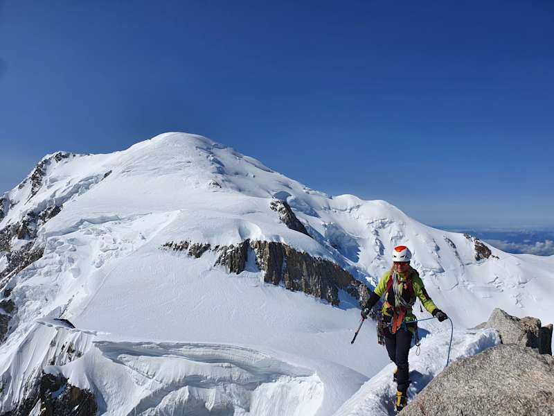 Auf dem Mont Maudit, im Hintergrund der Weiterweg zum Mont Blanc