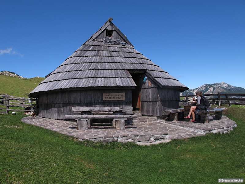 Bewirtschaftete Almhütte auf der Velika Planina.
