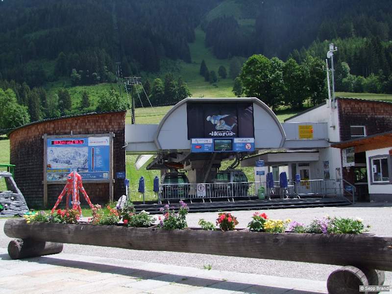 An der Talstation des Ikarus in Zaglau.