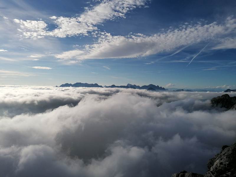 Gomiščkovo zavetišče na krnu nach Westen zum Mt. Canin-Massiv