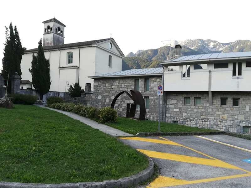 die Kirche Abbazia di San Gallo – dahinter der Mt. Plauris