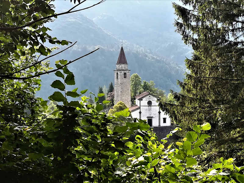 die Ortschaft Celle mit der Kirche Maria di Gorto