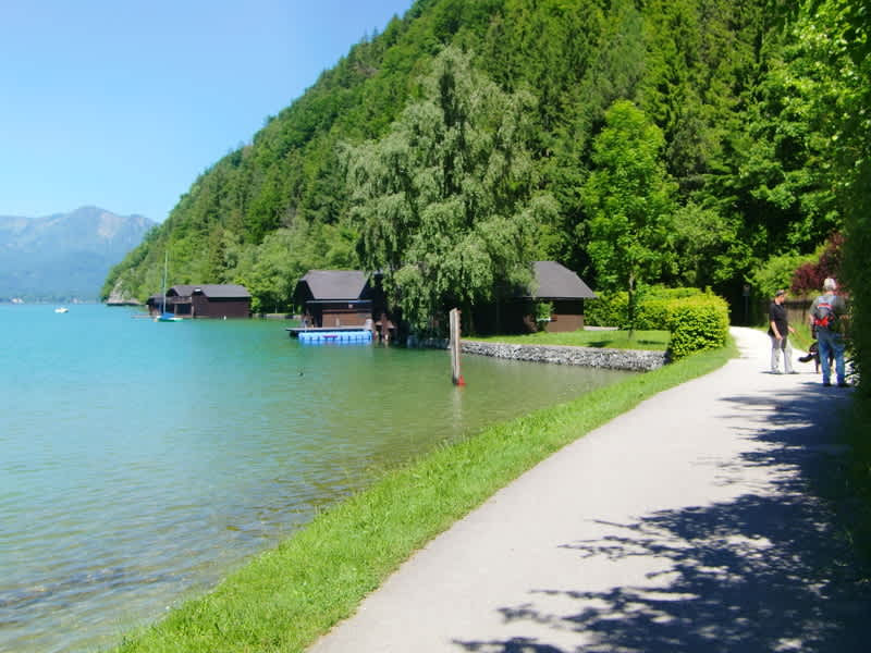 Wandern mit Blick auf den Wolfgangsee