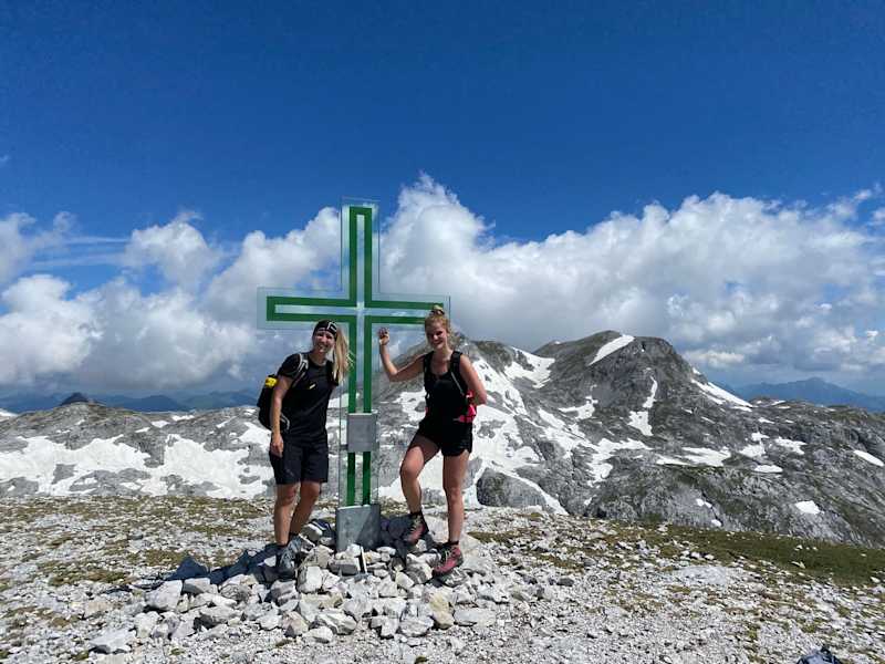 Das gläserne Kreuz auf der Schartwand