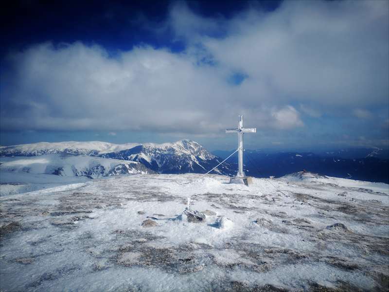 Gipfelkreuz am Windberg auf der Schneealm