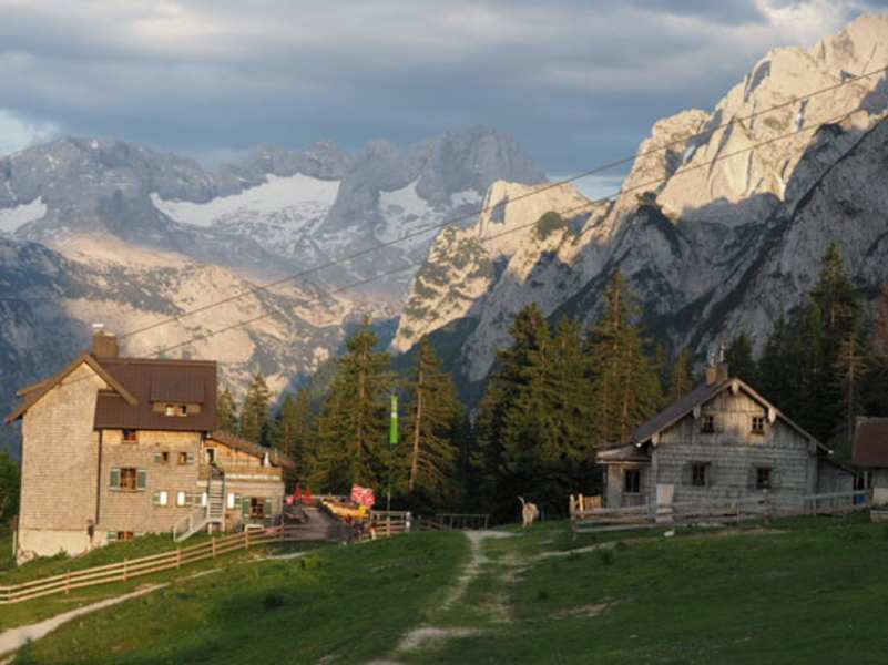 Die Gablonzer Hütte am Gosau Kamm