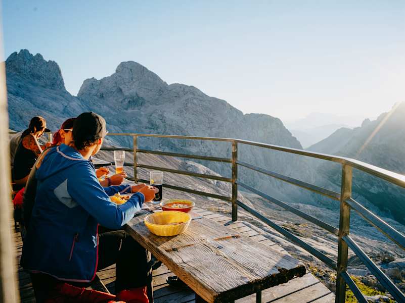 Auf der Terrasse der Adamekhütte