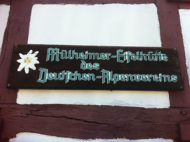 Schild an der Mühlheimer Eifelhütte