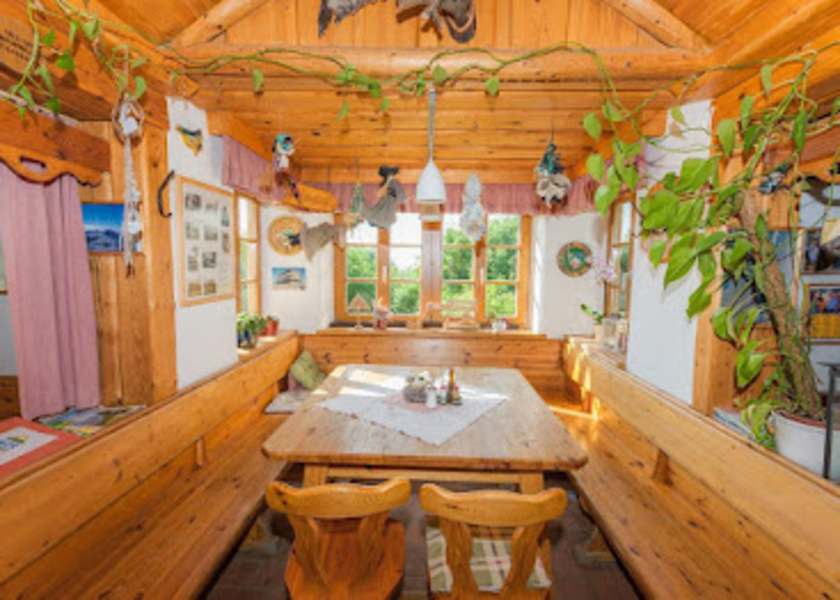 Stube im Schöpfl-Schutzhaus