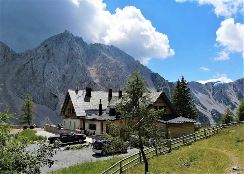 Klagenfurter Hütte mit Hochstuhl