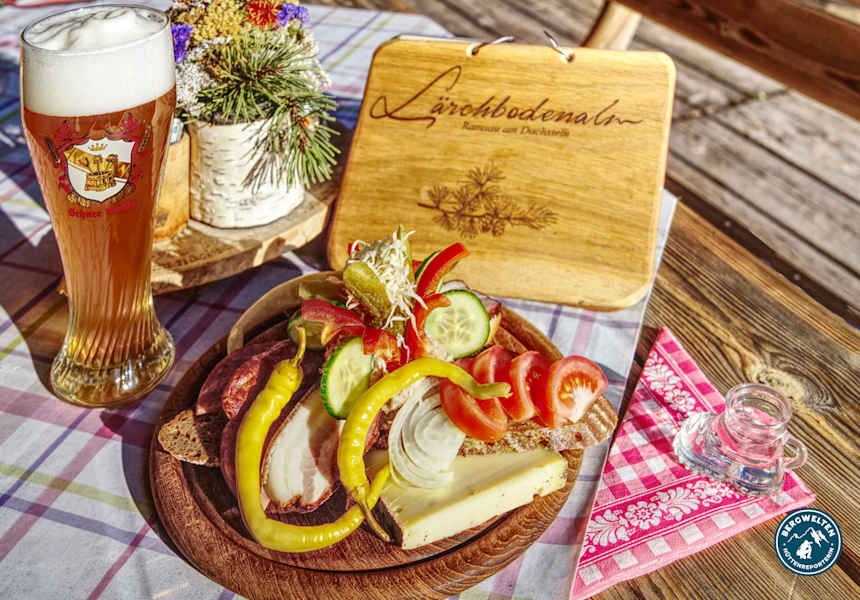 Auf der Lärchbodenalm kommen nur regionale Produkte aus der eigenen Landwirtschaft auf den Teller.