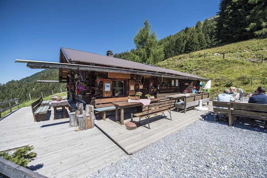 Die Steiner Hochalm mit ihrer großen Sonnenterrasse