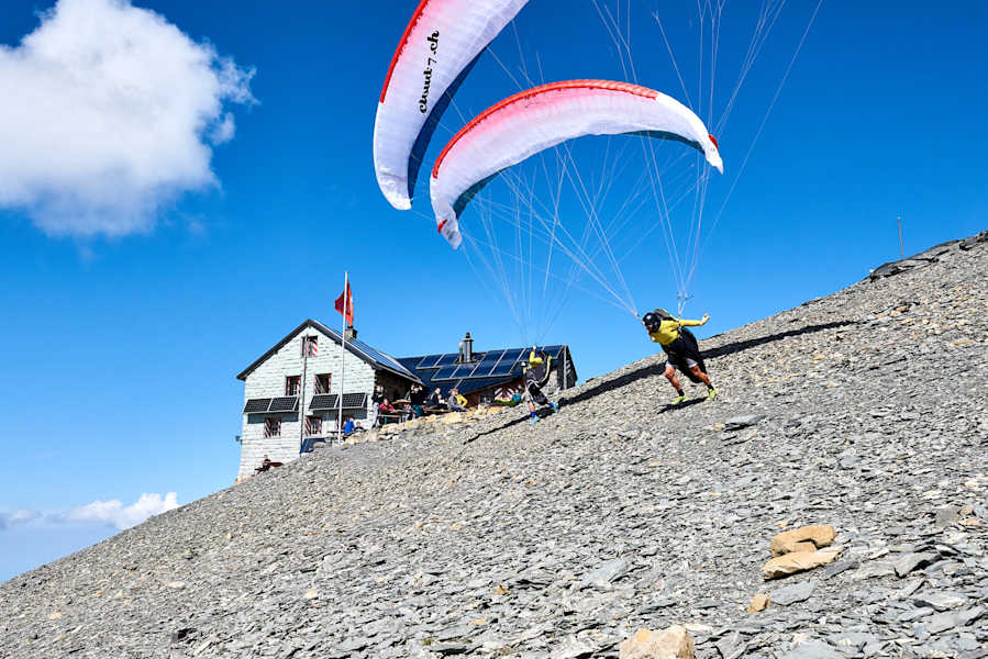Paragleiten von der Blüemlisalphütte