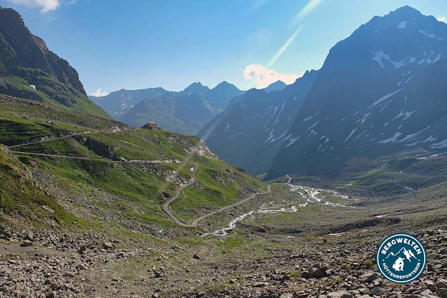 Die Darmstädter Hütte liegt südlich von St. Anton am Arlberg.