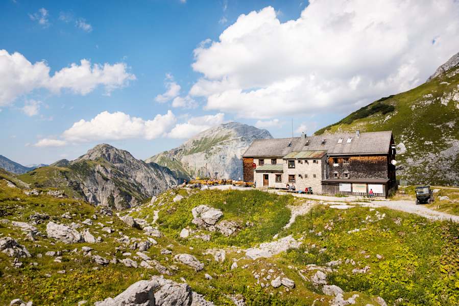 Die Lamsenjochhütte im Karwendel
