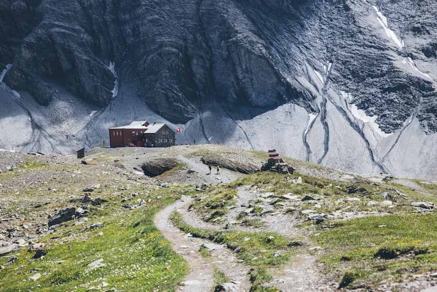 Die Muttseehütte liegt südlich von Linthal im Kanton Glarus.