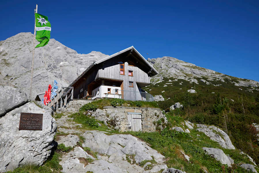 Die Hess-Hütte (1.699 m) steht am Ennsecksattel zwischen Hochtor und Hochzinödl