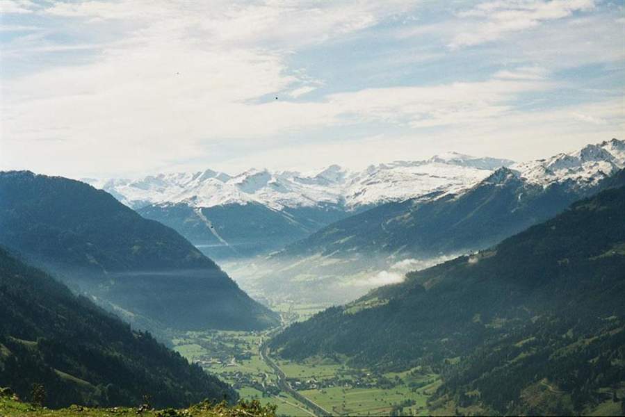 Die Aussicht von der Seiner Hochalm in Richtung Hohe Tauern.