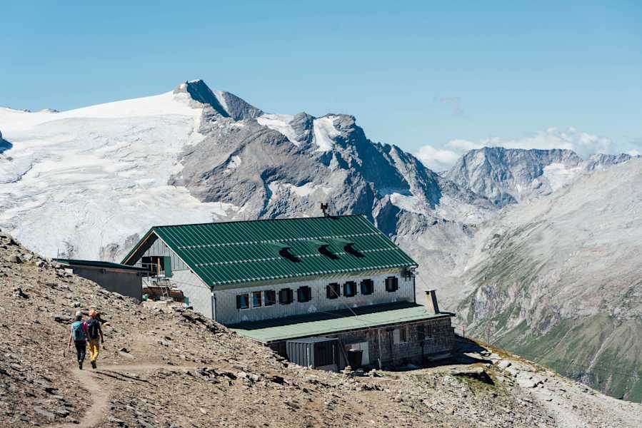Das Heinrich-Schwaiger-Haus ist auch Ausgangspunkt für die Besteigung des Großen Wiesbachhorns (3.564 m)