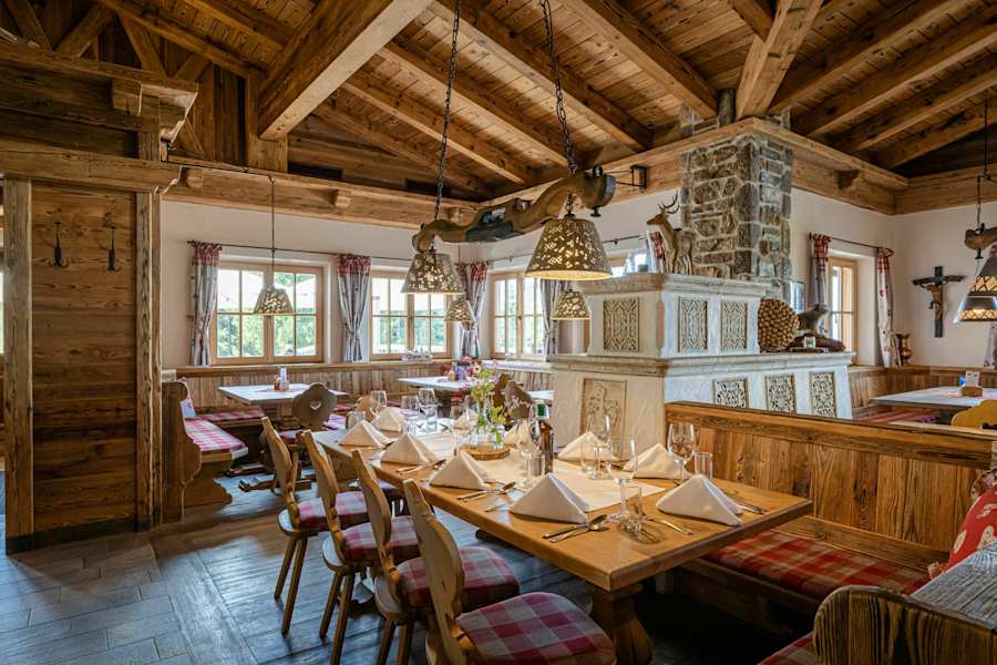 Gemütliche Stube der Kala-Alm