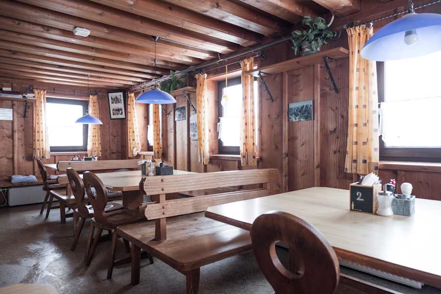 Die Gaststube auf der Zellerhütte