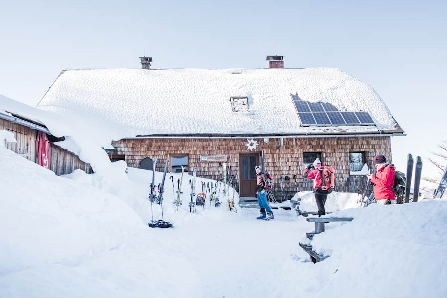 Die eingeschneite Zellerhütte