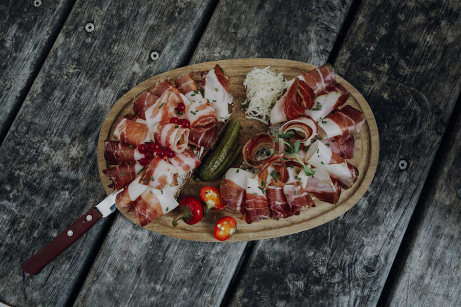 Brotzeit auf der Gaudeamushütte