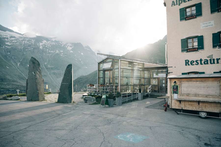 Glocknerhaus mit Blick in die Glocknergruppe