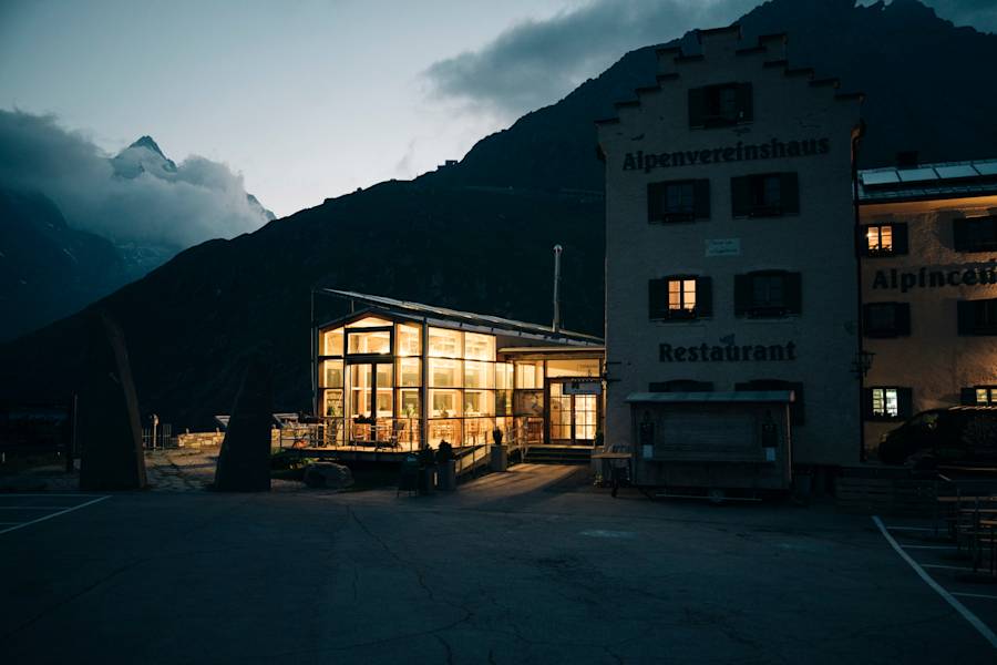 Das Glocknerhaus in der Abenddämmerung