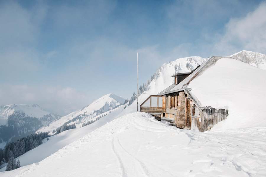 Die eingeschneite Grubenberghütte