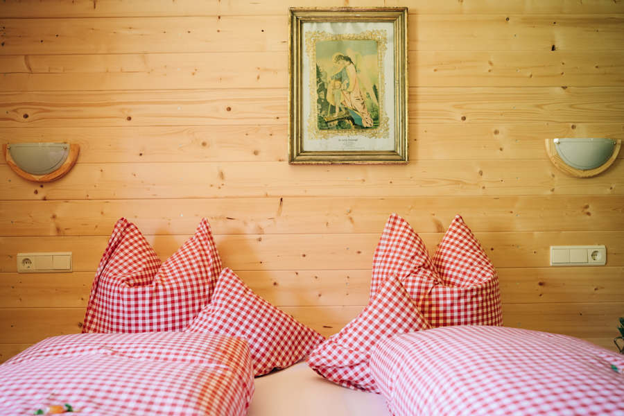 Eines der 3 Zimmer auf der Grünalm.