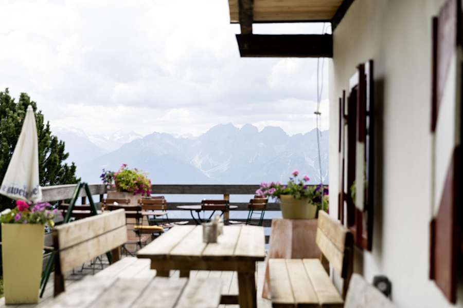 Terrasse mit tollem Ausblick auf der Hochmahdalm