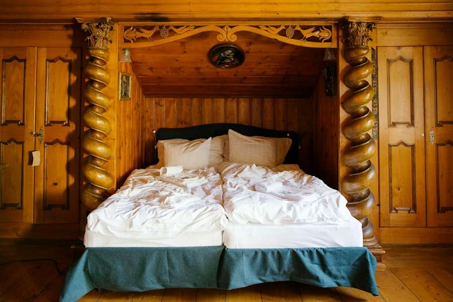 Geradezu königlich nächtigt man im Chalet des Hof Zuort