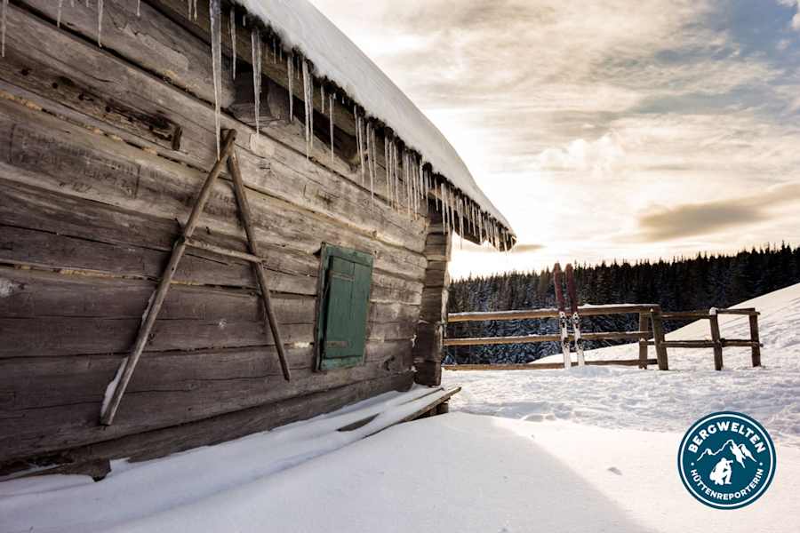 Die Kaarl Hütte liegt westlich von Mürzzuschlag.