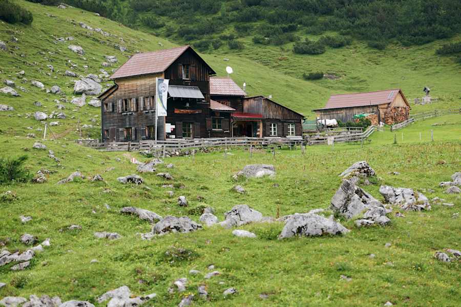 Hochmölbing Hütte