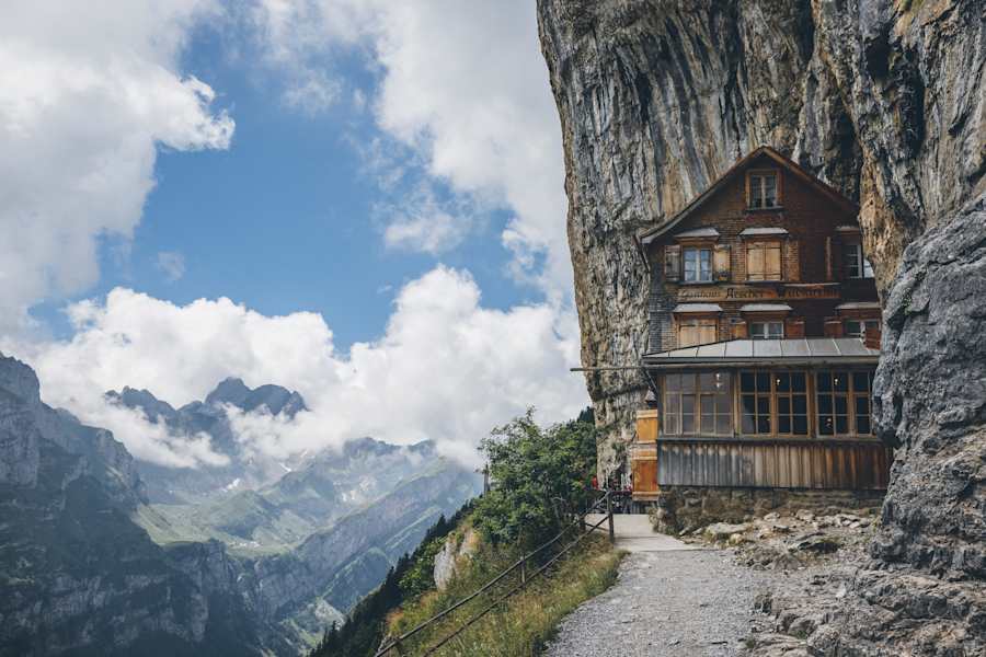 Das Aescher Wildkirchli – ein bekanntes und beliebtes Fotomotiv