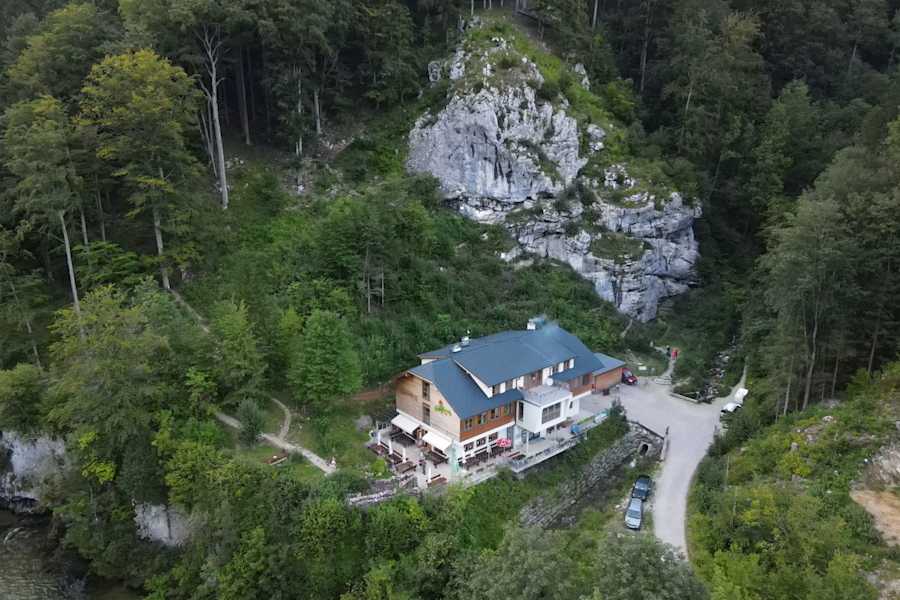 weichtalhaus_nf_ausbildungs_u_kletterzentrum_dji_0247