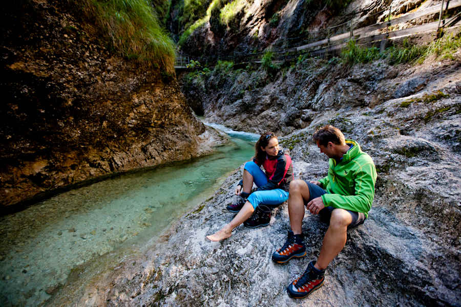Wanderung durch die Almbachklamm nach Ettenberg