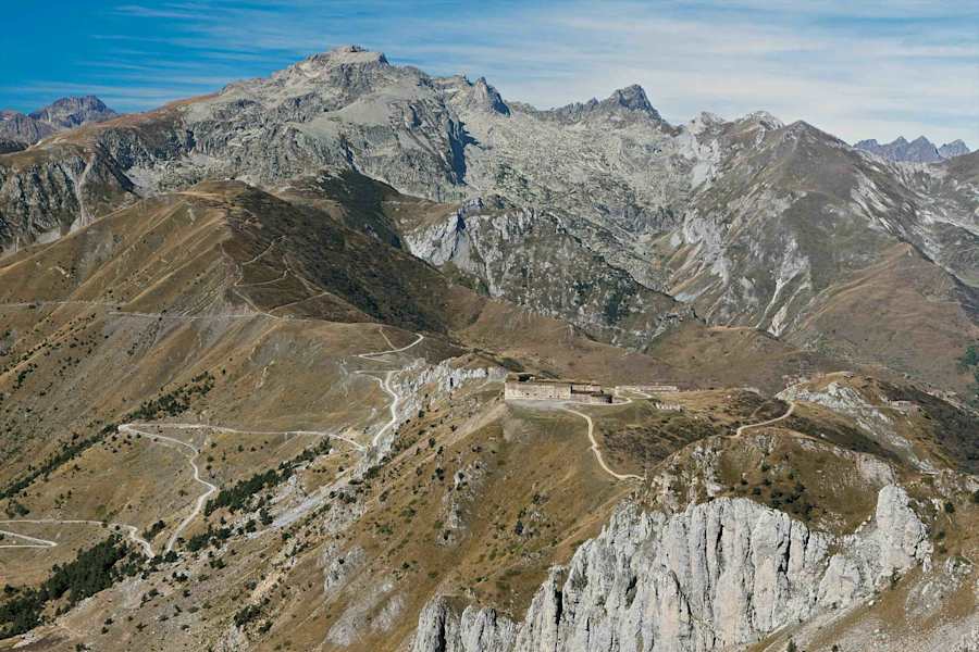 Tenda-Pass, Fort Central