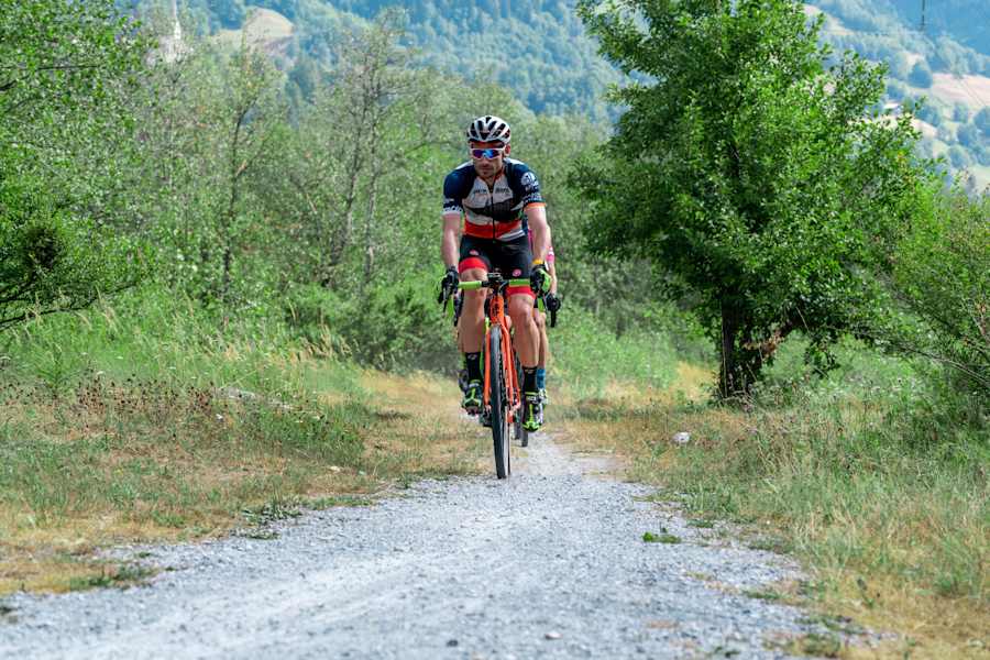 Auf der sechsten Etappe der Gravel-Bike-Route Vorderrhein