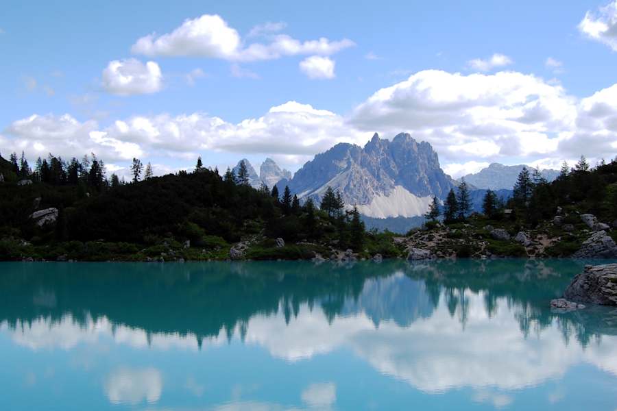 Ein Spiegelbild am Sorapiss-See