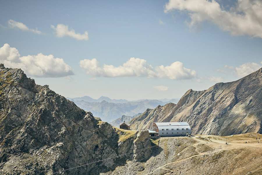 Die Stüdlhütte ist in zweieinhalb Stunden vom Parkplatz beim Lucknerhaus zu erreichen und lohnt sich auch für Wanderer.