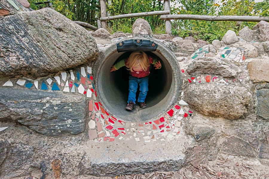 Auf dem Gelände eines ehemaligen Freibads ist ein toller Abenteuerspielplatz entstanden.