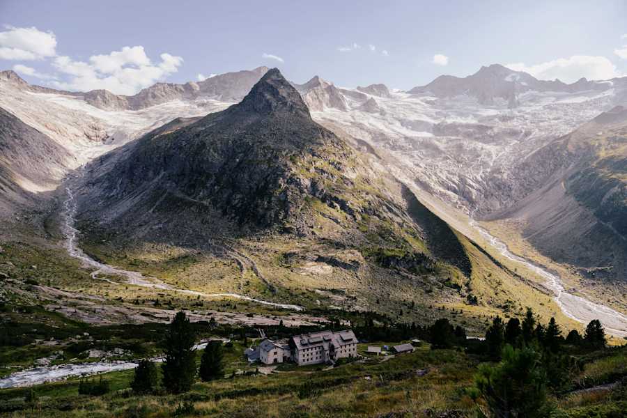 Blick auf die Berliner Hütte und die Zillertaler Alpen