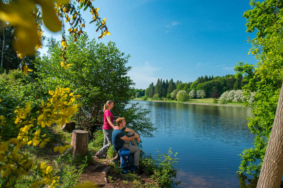 Gemütliche Rast am Stausee.