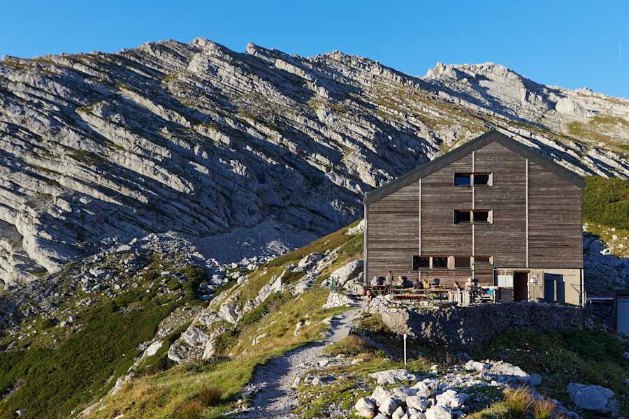 Die Welserhütte im warmen Licht der Abendsonne