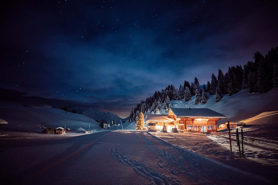 Berghaus Elsigenalp im Winter
